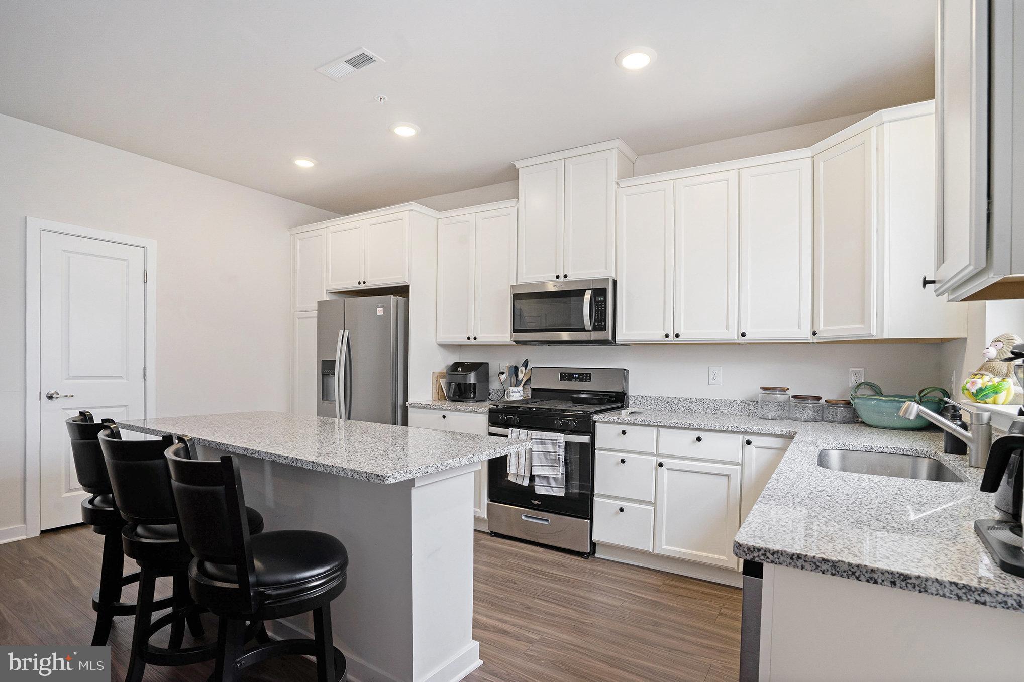 RIVER POINTE - Residential