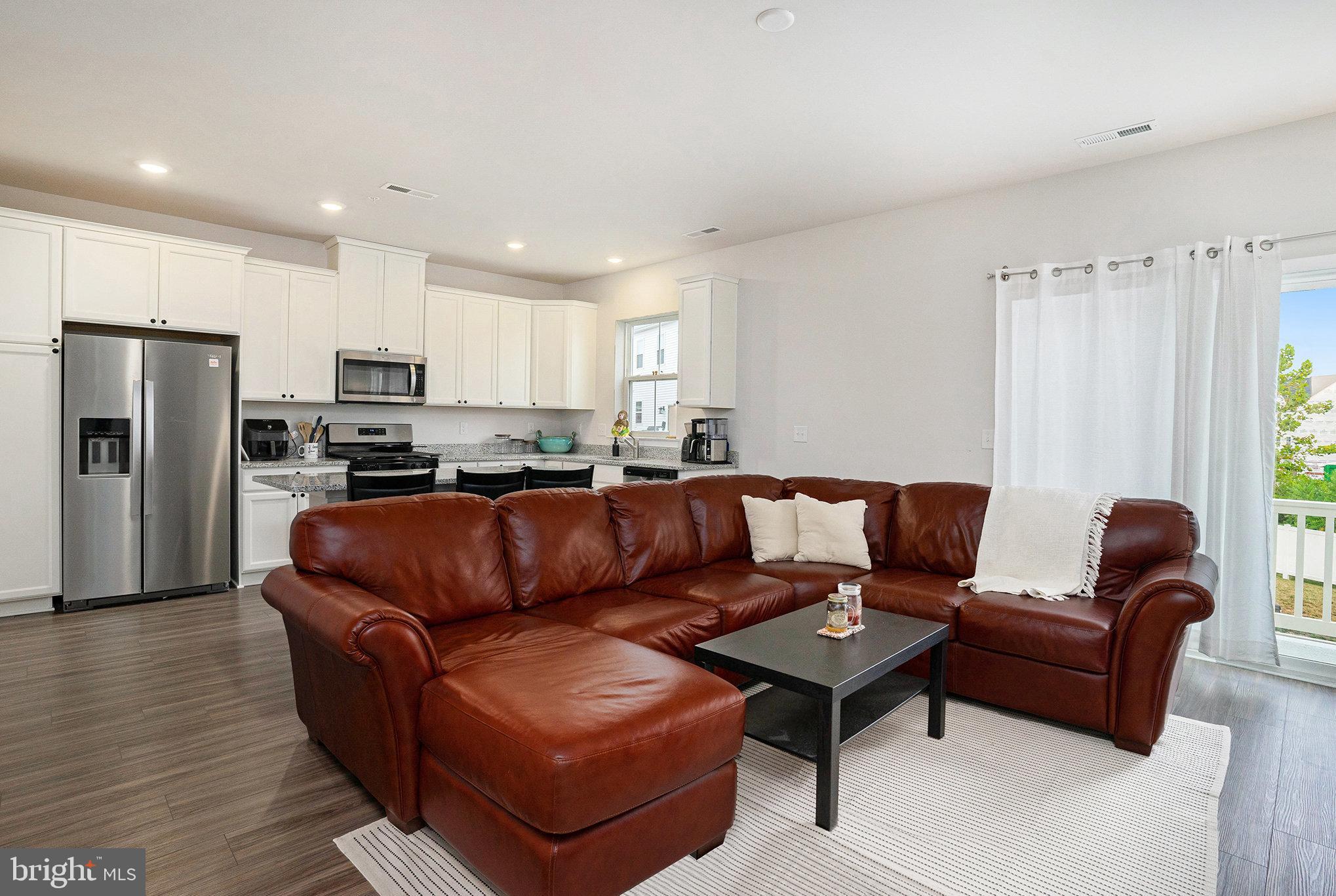 RIVER POINTE - Residential