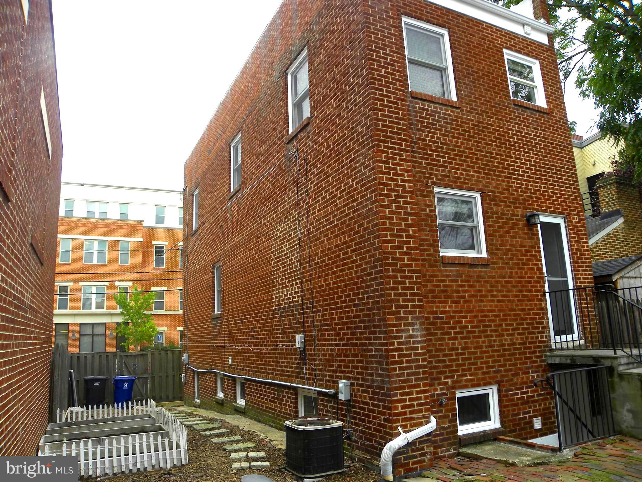 OLD TOWN - Commercial Lease