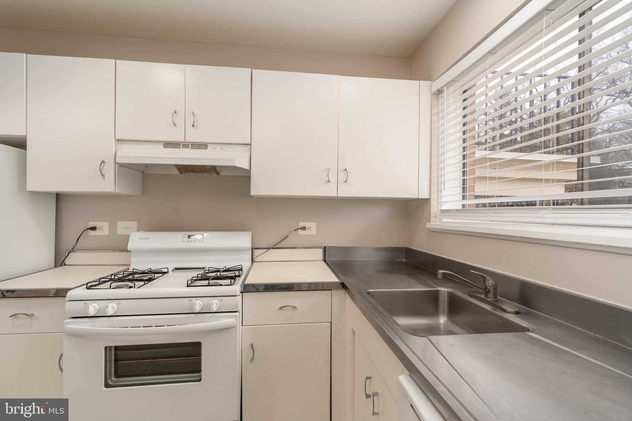 PARKSIDE CONDOMINIUMS - Residential