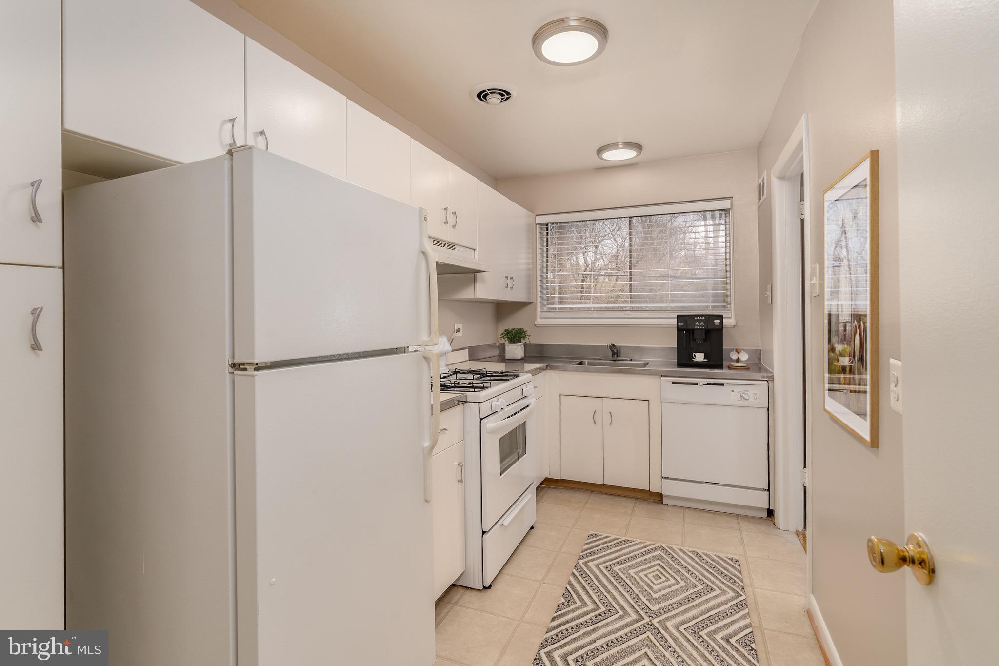 PARKSIDE CONDOMINIUMS - Residential