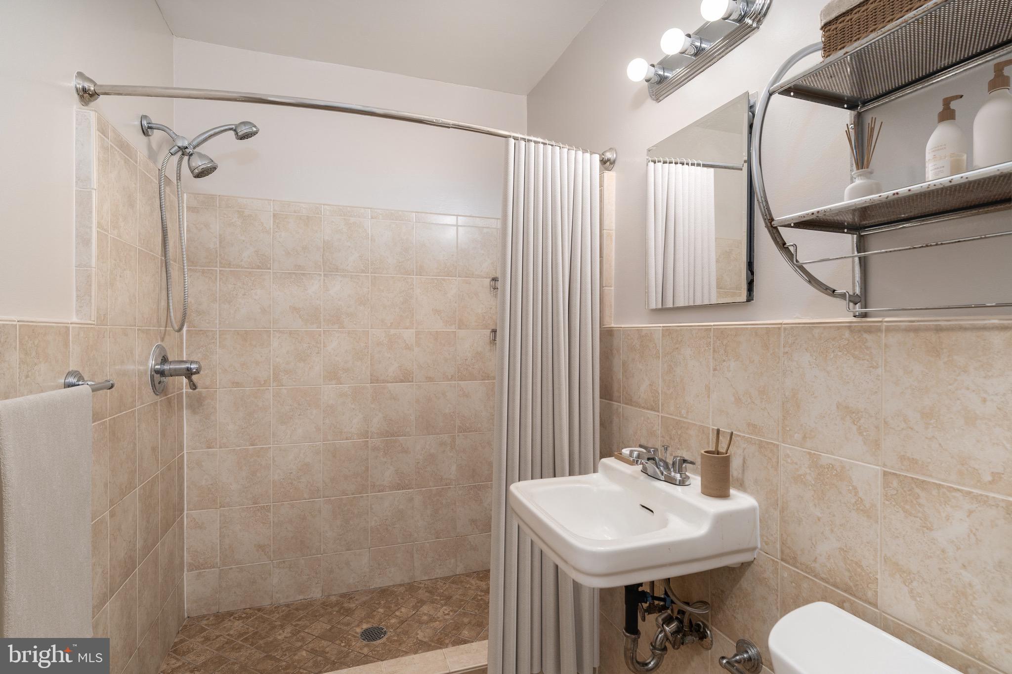 PARKSIDE CONDOMINIUMS - Residential