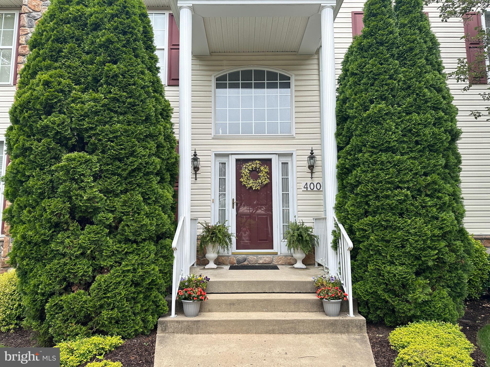 400 LANTERN LANE