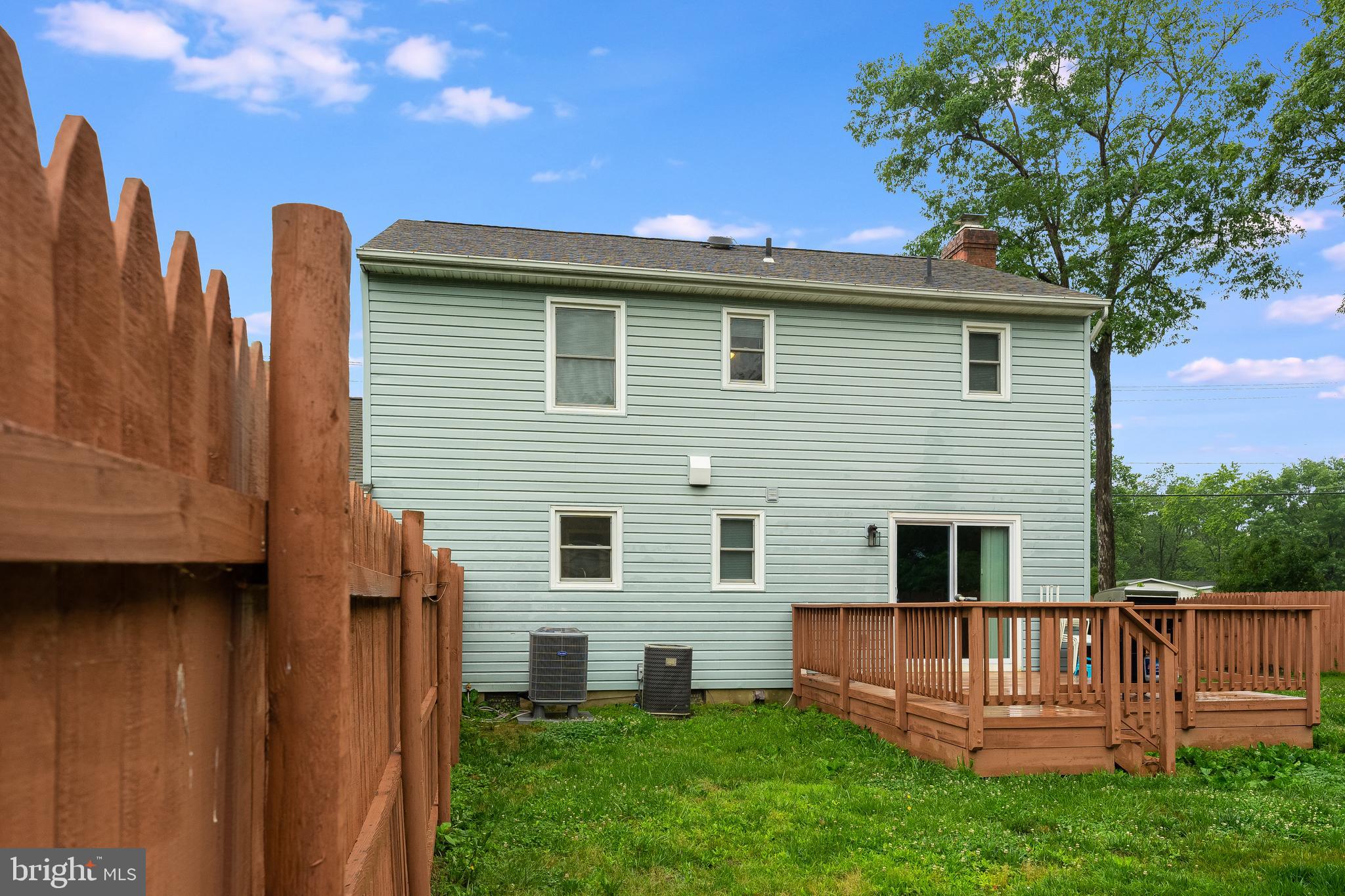 DEVONNE WOODS - Residential