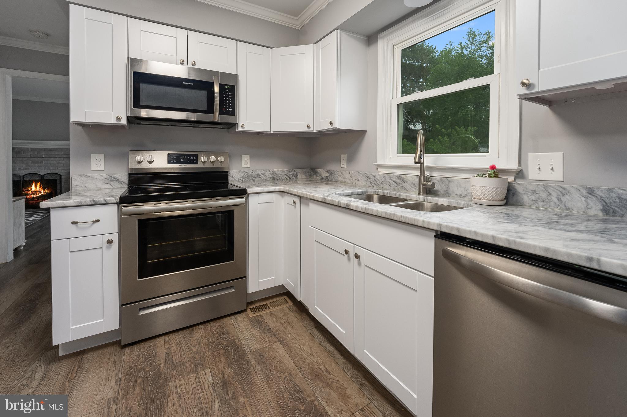 DEVONNE WOODS - Residential