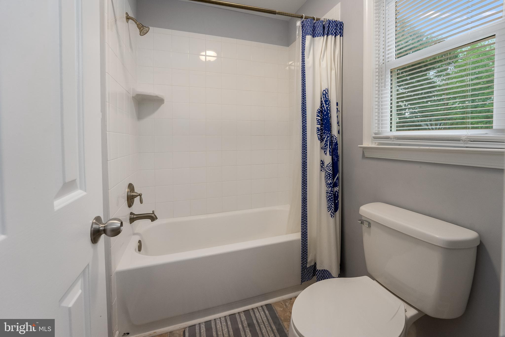 DEVONNE WOODS - Residential