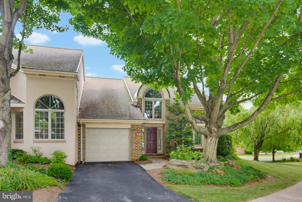 Photo of 232 Willow Valley Drive, LANCASTER, PA 17602 (MLS # PALA2091478)