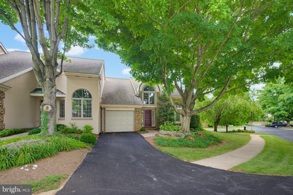 Photo of 232 Willow Valley Drive, LANCASTER, PA 17602 (MLS # PALA2091478)