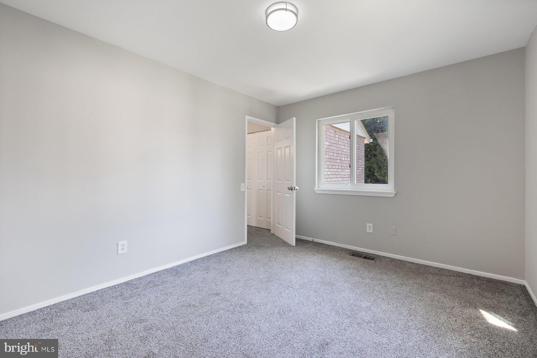 MARYLAND PLACE - Residential Lease