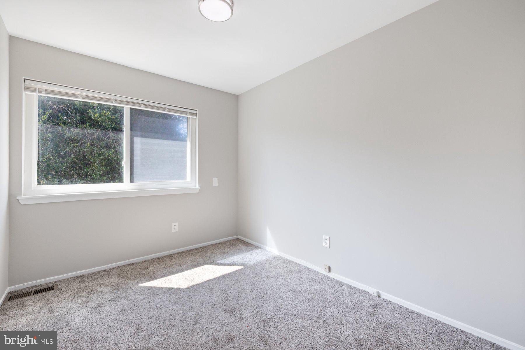 MARYLAND PLACE - Residential Lease