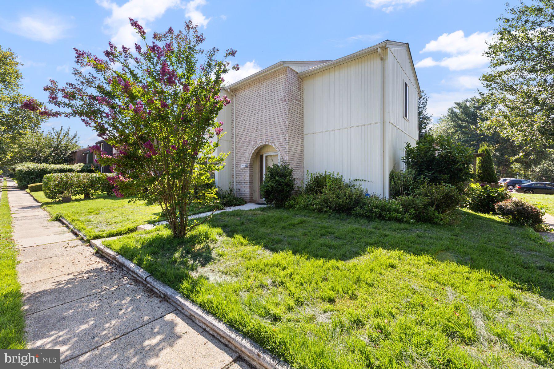 MARYLAND PLACE - Residential Lease