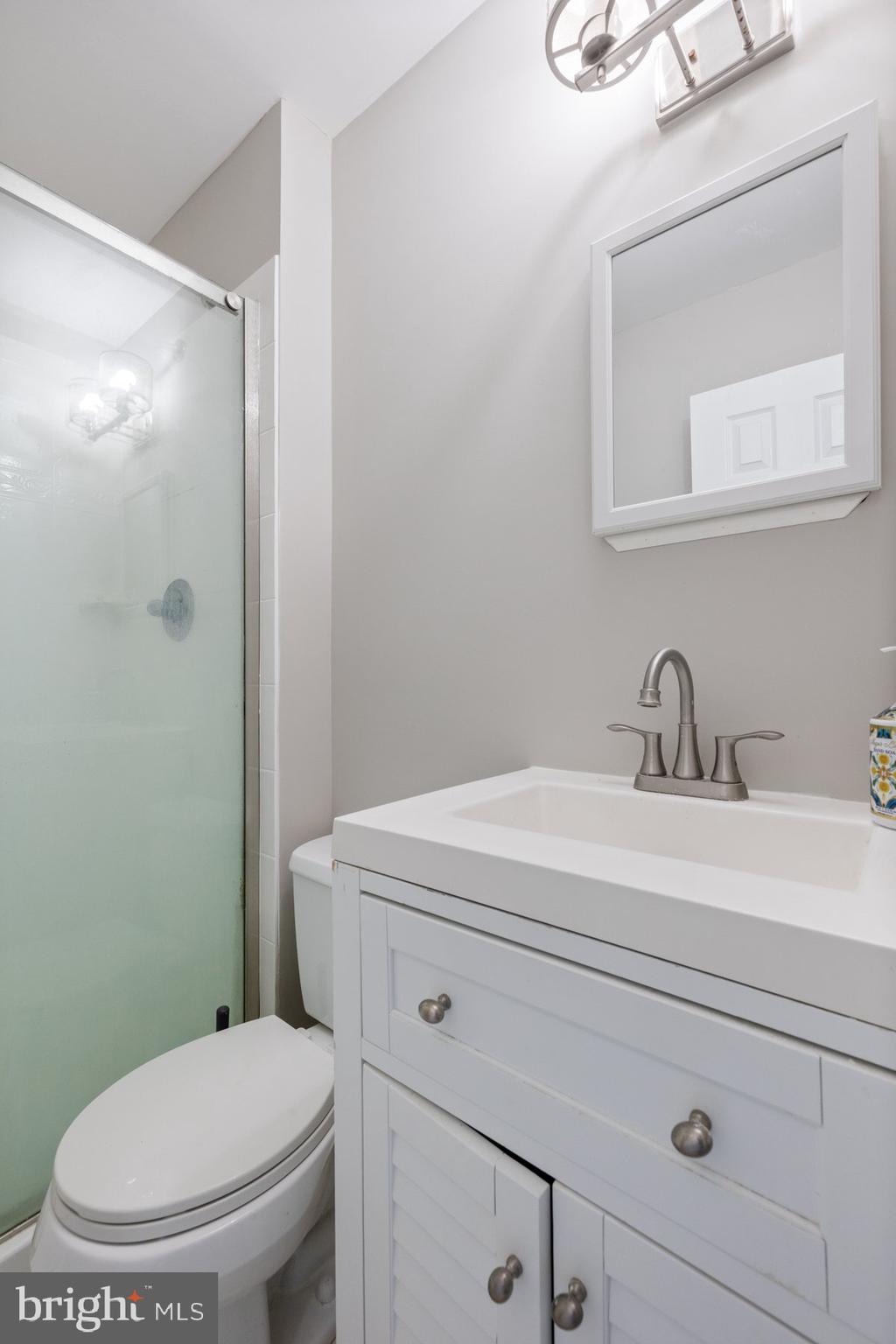 MARYLAND PLACE - Residential Lease