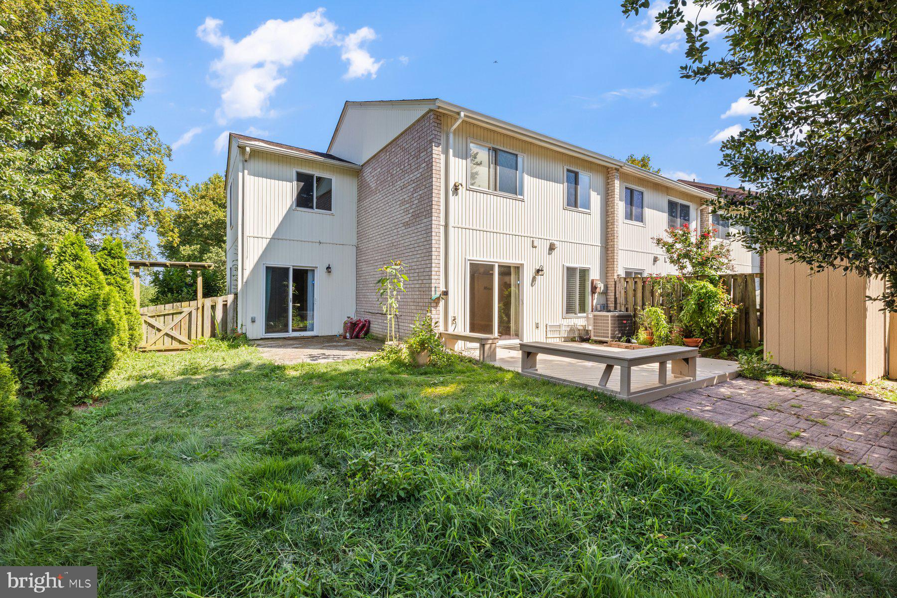 MARYLAND PLACE - Residential Lease