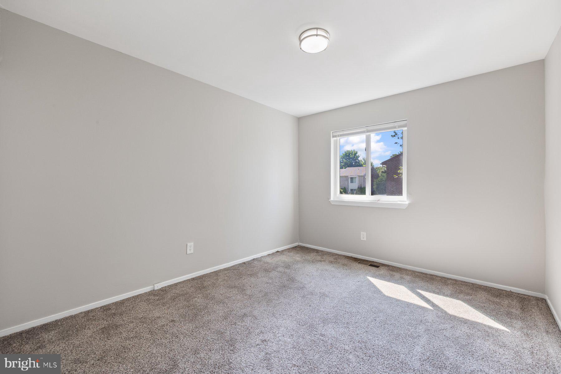 MARYLAND PLACE - Residential Lease