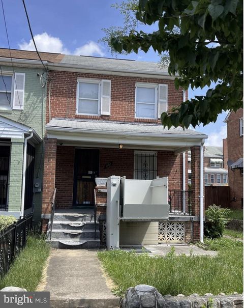1904 U PLACE SE WASHINGTON DC 20020