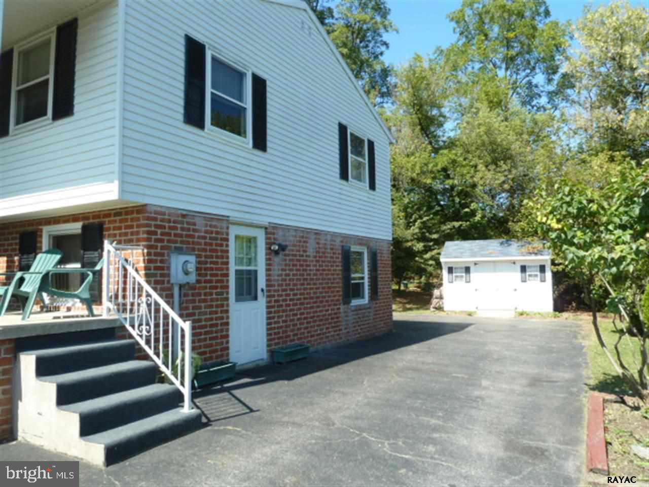 COLONIAL HEIGHTS - Residential