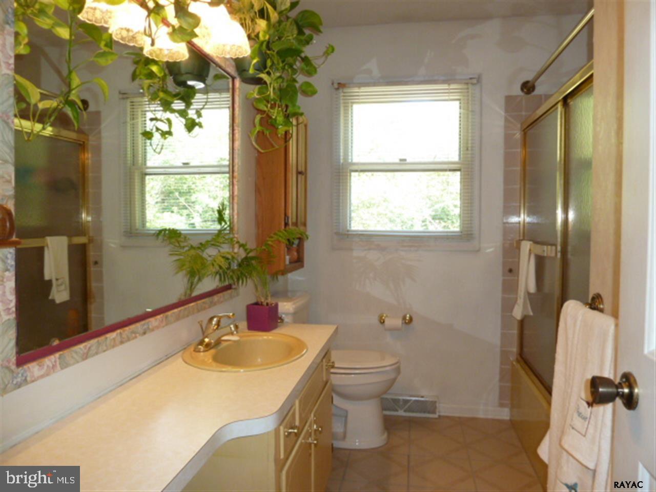 COLONIAL HEIGHTS - Residential