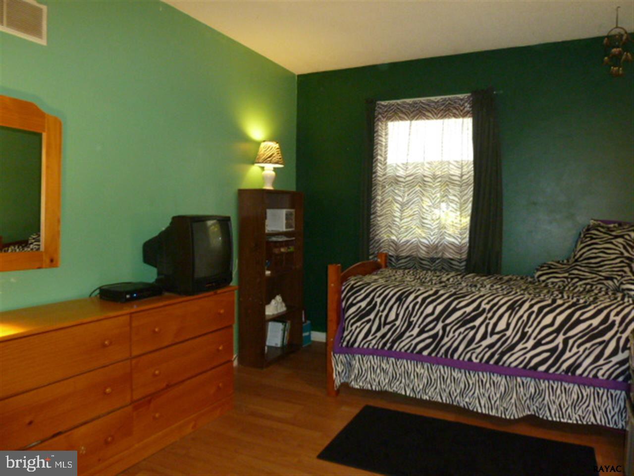 COLONIAL HEIGHTS - Residential