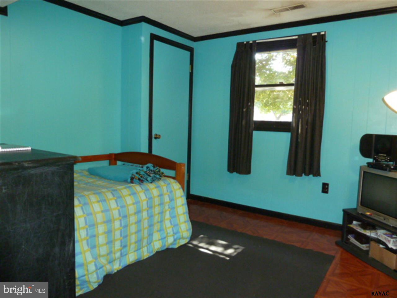 COLONIAL HEIGHTS - Residential
