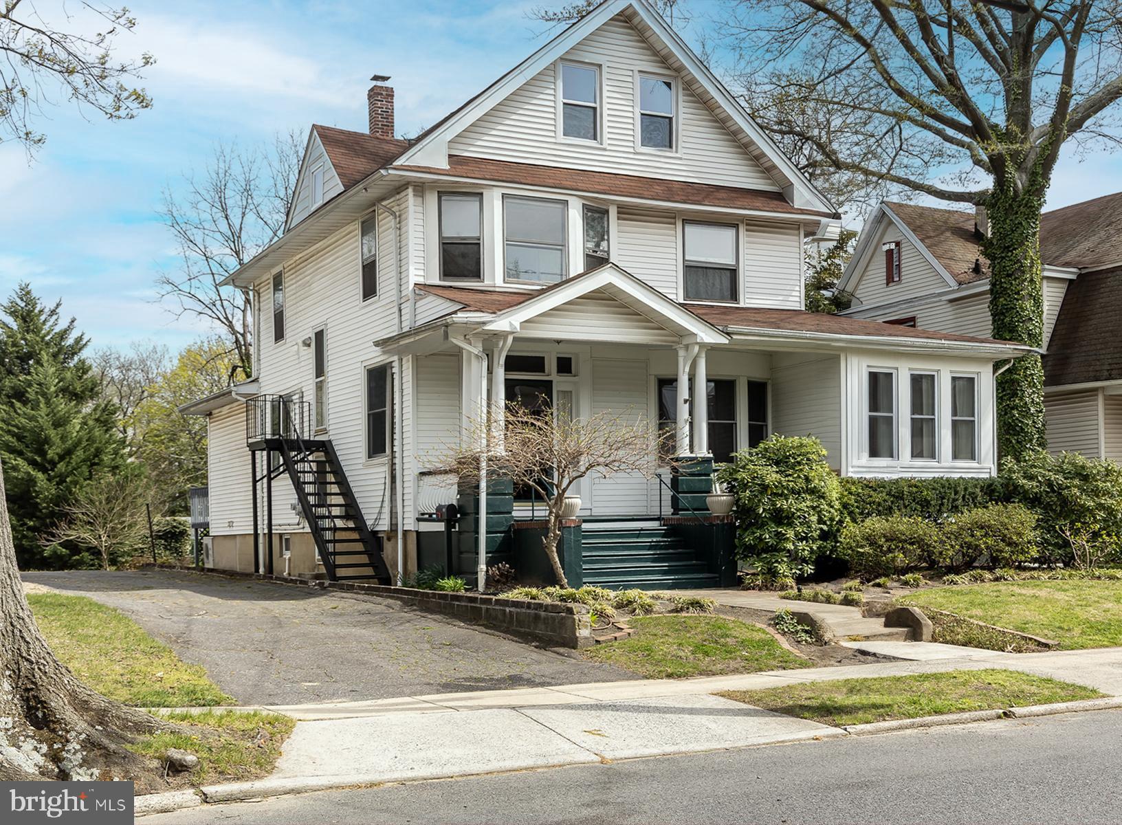 112 E HOMESTEAD AVENUE