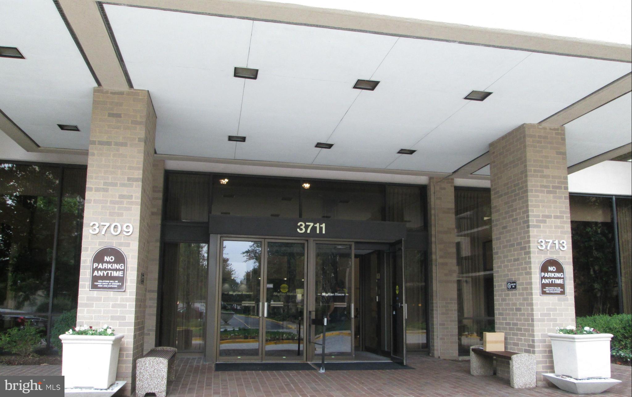 SKYLINE HOUSE - Residential Lease