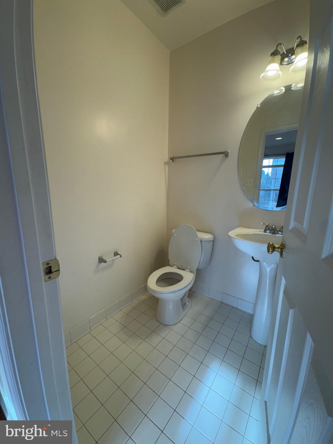 ASHBROOK VILLAGE - Residential Lease