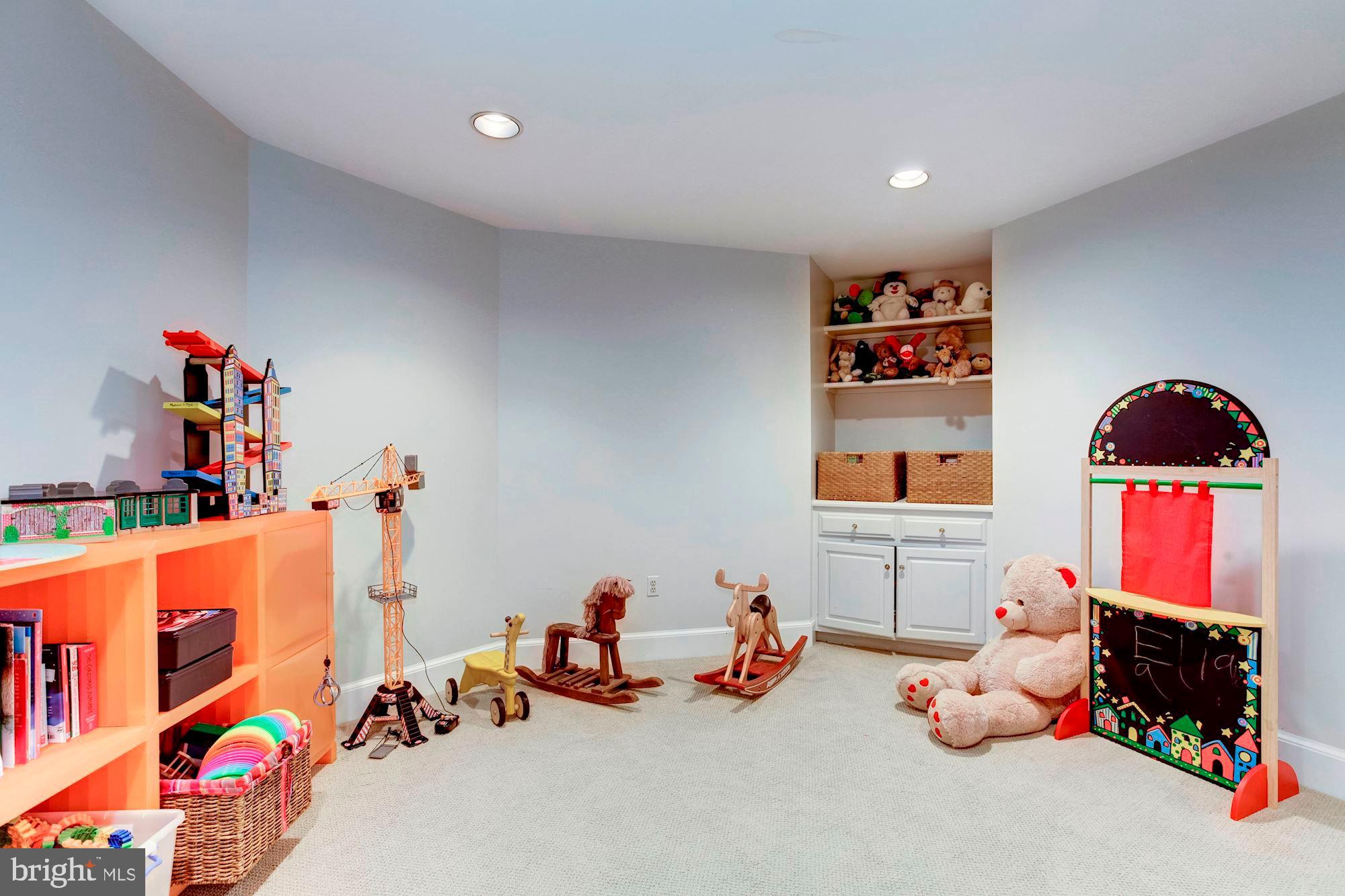 POTOMAC FALLS - Residential