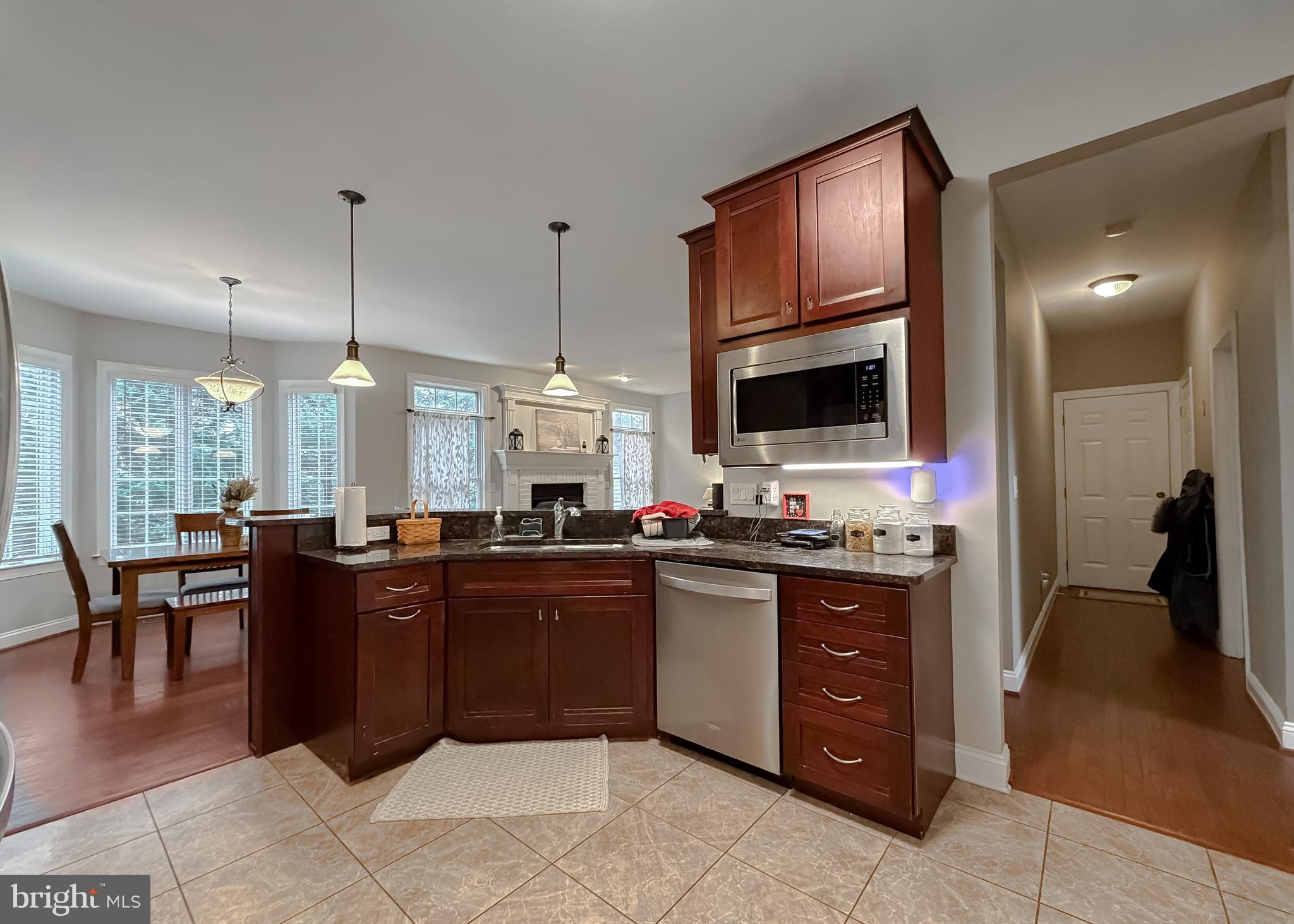 ESTATES AT SINGLETREE - Residential