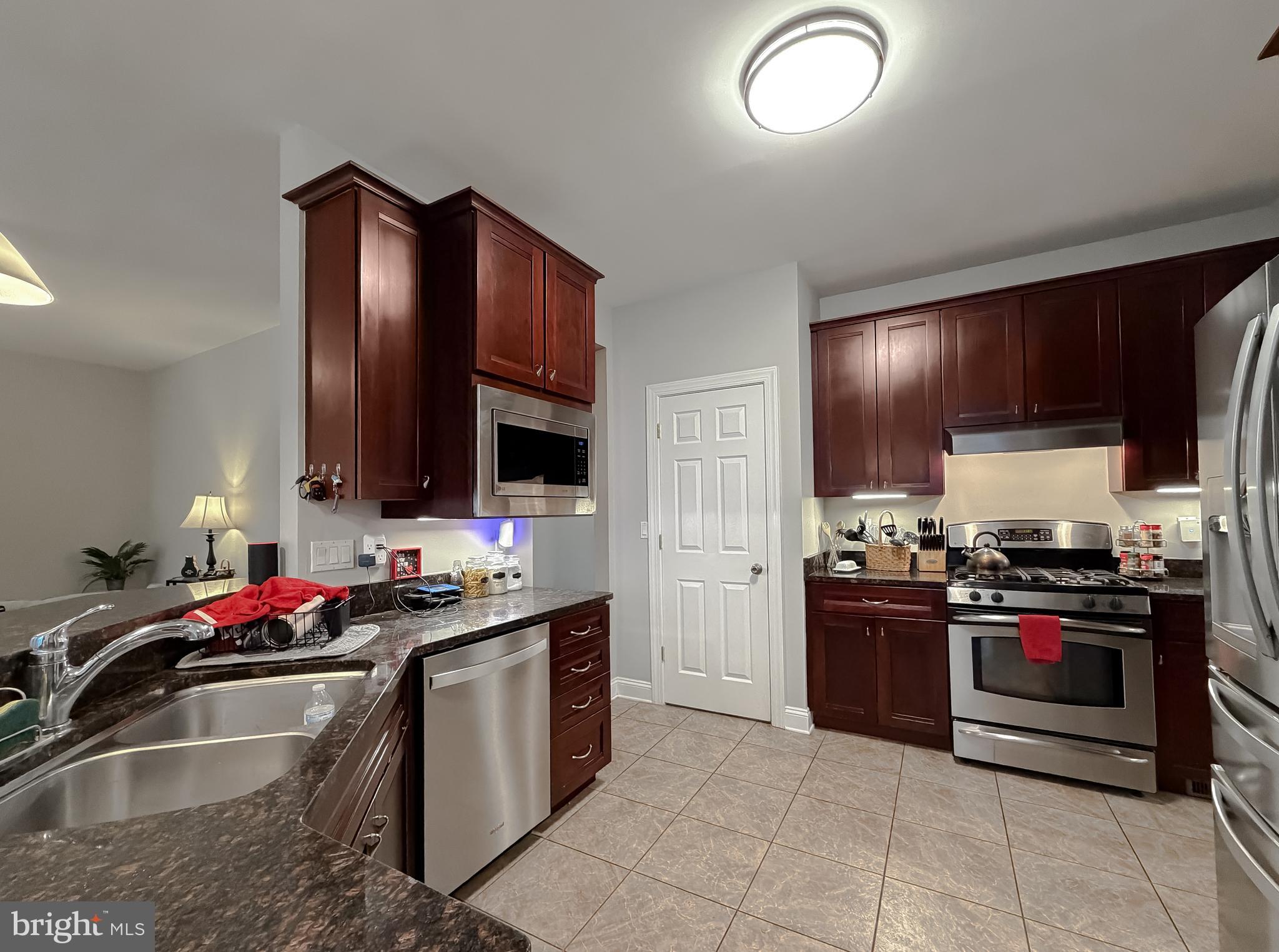 ESTATES AT SINGLETREE - Residential