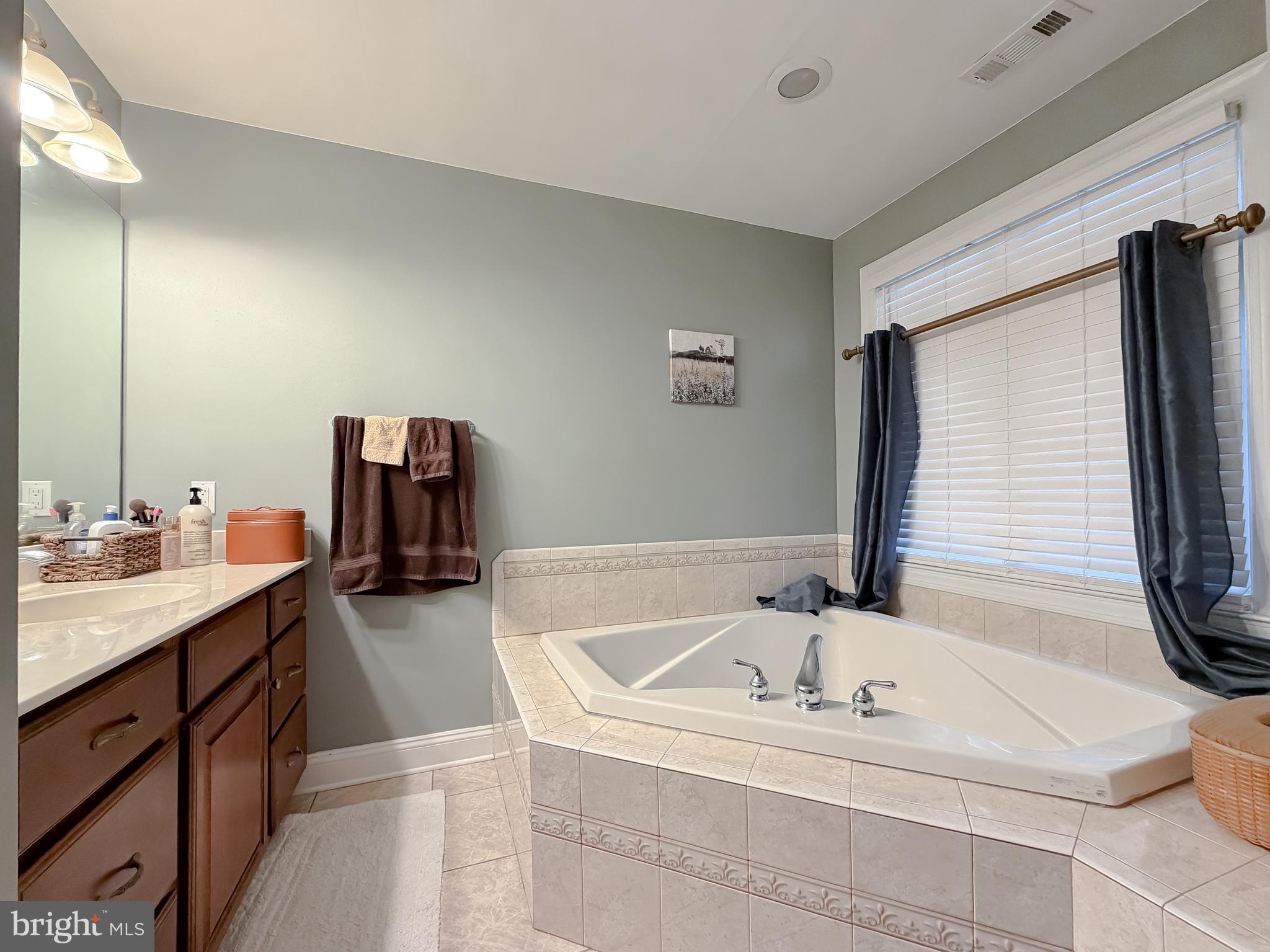 ESTATES AT SINGLETREE - Residential