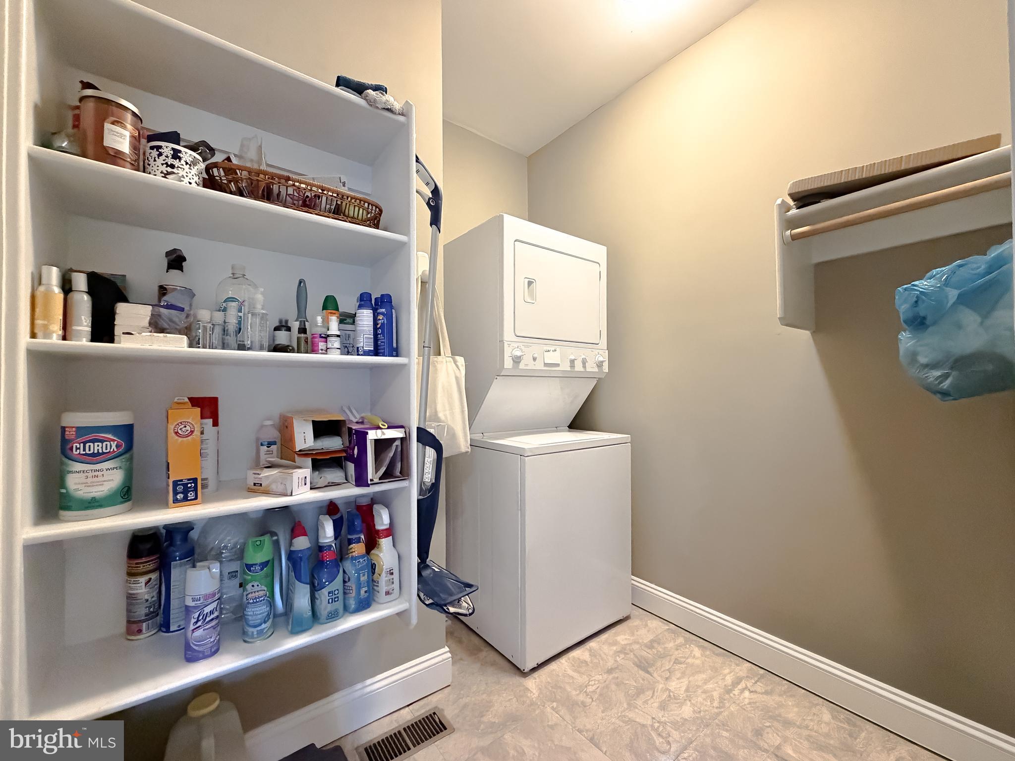 ESTATES AT SINGLETREE - Residential