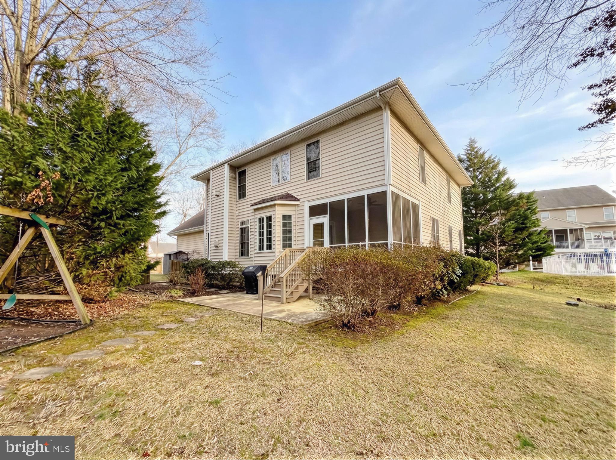 ESTATES AT SINGLETREE - Residential