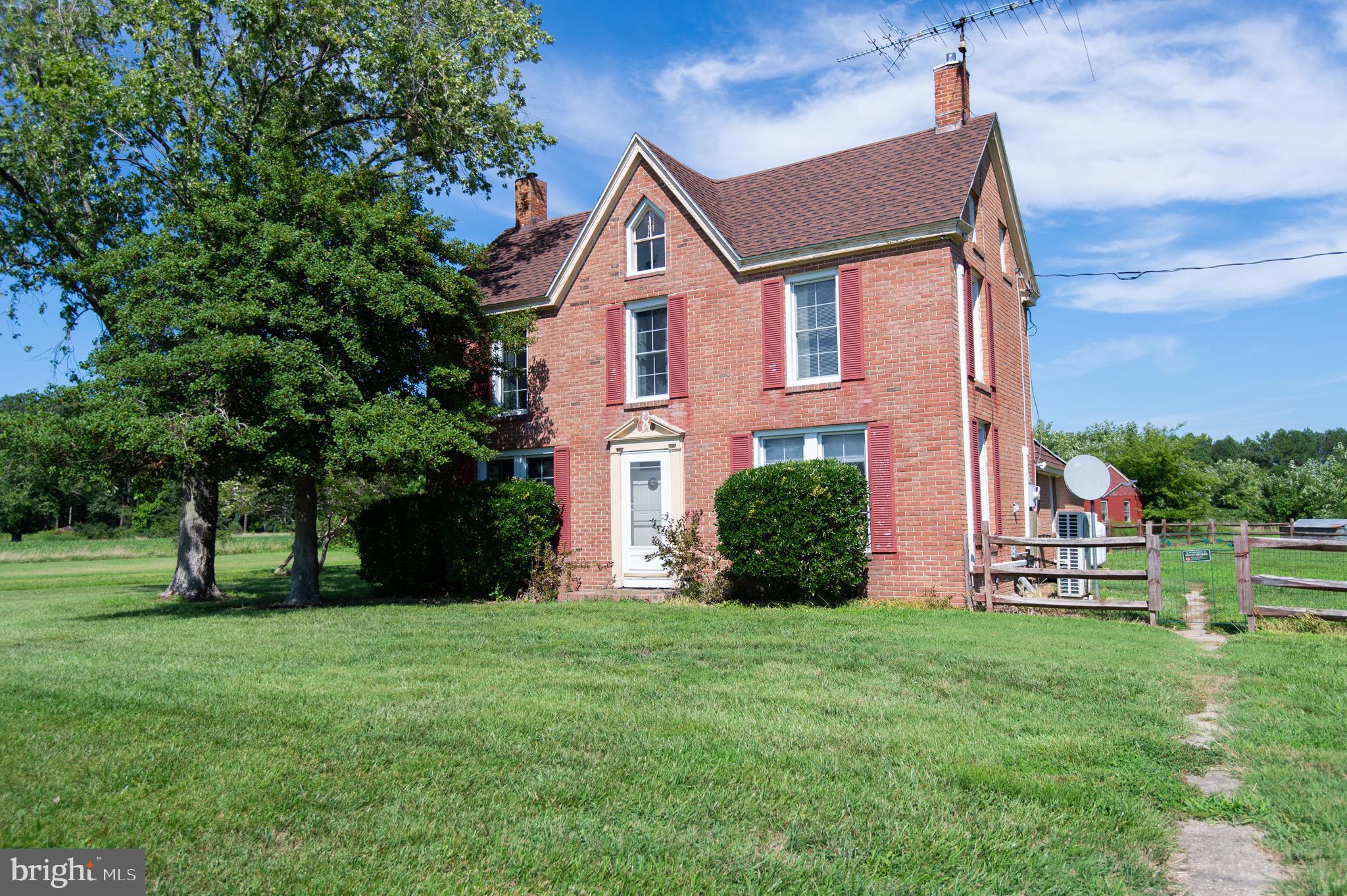 885 HUDSON ROAD