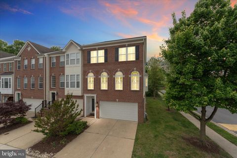 Townhouse For Sale - 41 Idlecreek Lane<br/> EDGEWATER, MD 21037