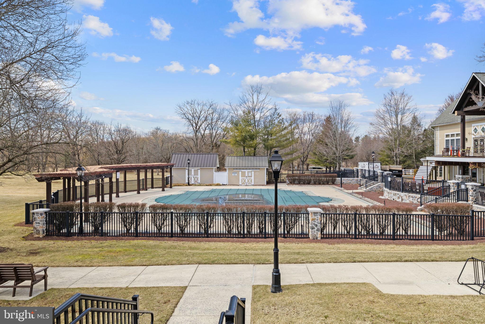 FOUR SEASONS AT FARM - Residential