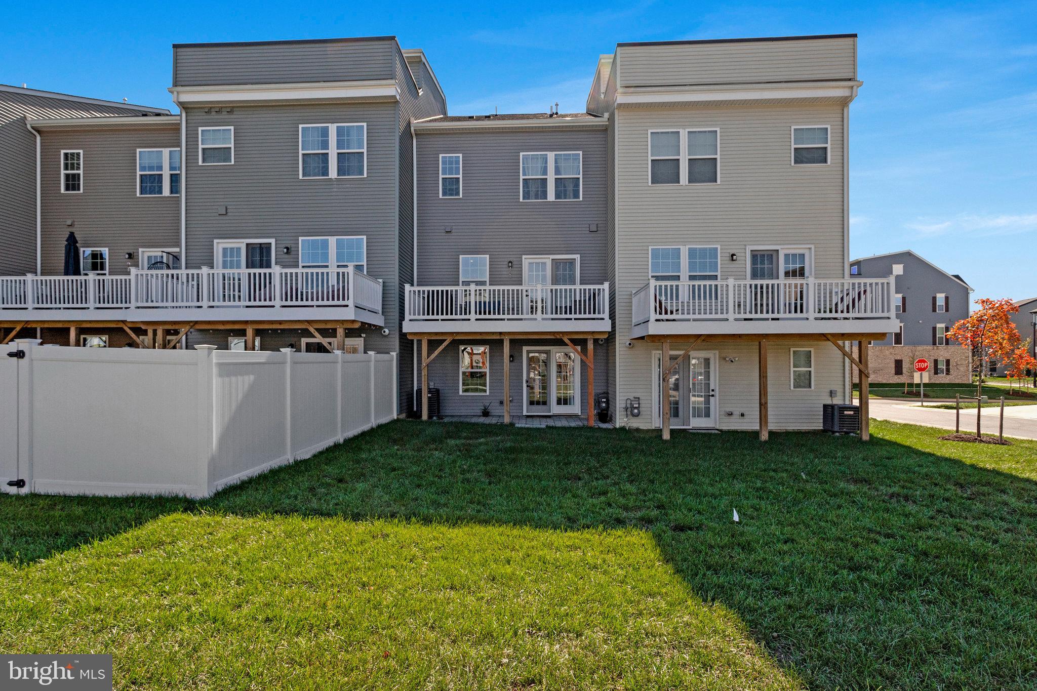 SOUTHLAKE - Residential