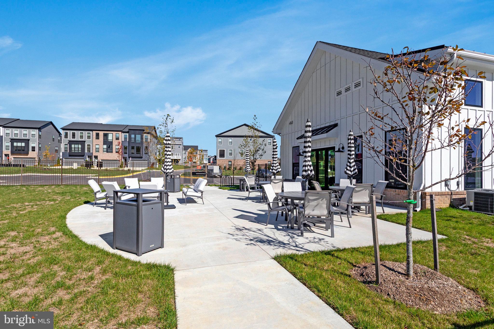 SOUTHLAKE - Residential