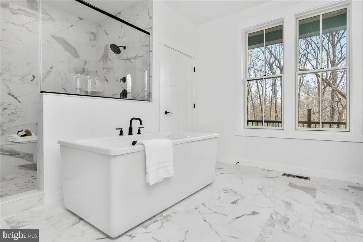 ATHLONE HILLS - Residential