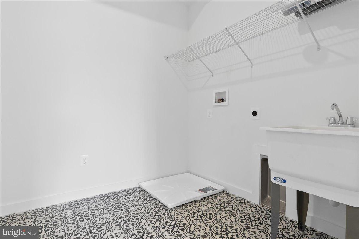 ATHLONE HILLS - Residential