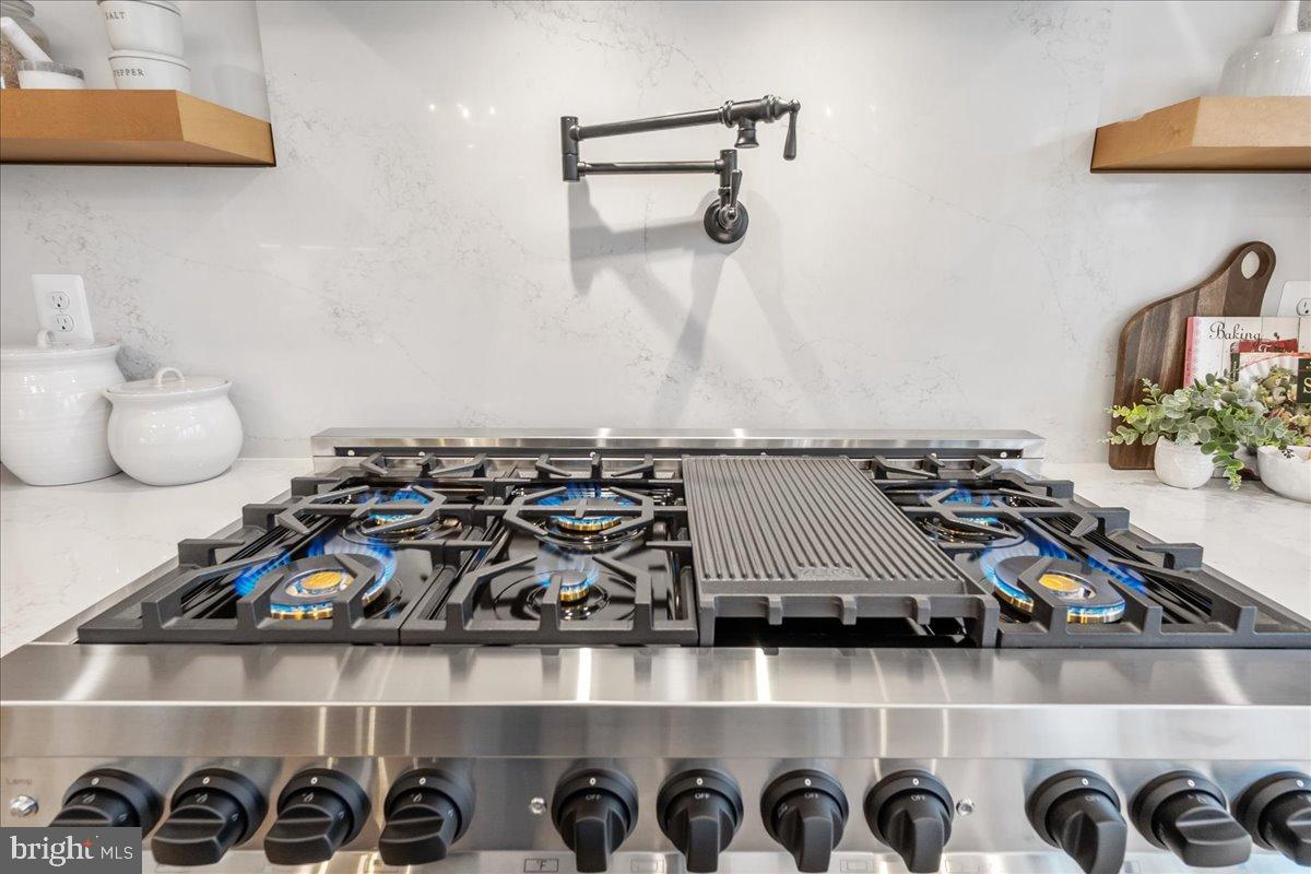 ATHLONE HILLS - Residential