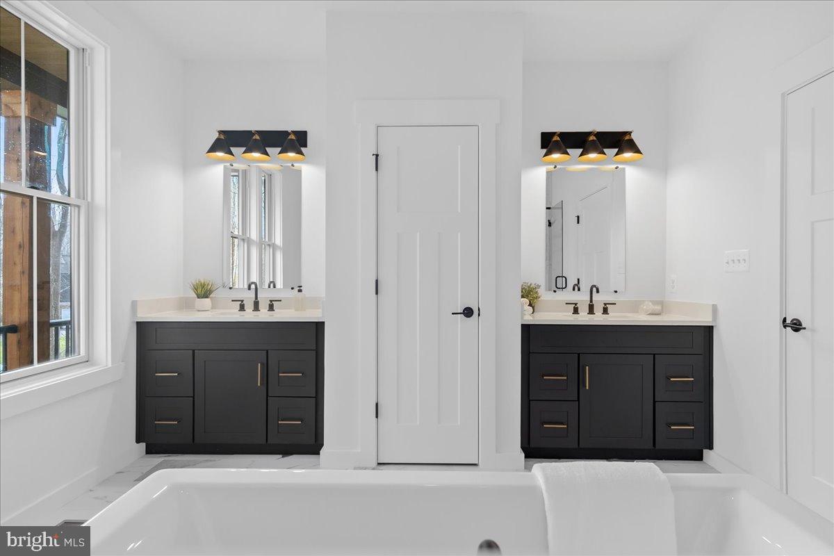 ATHLONE HILLS - Residential