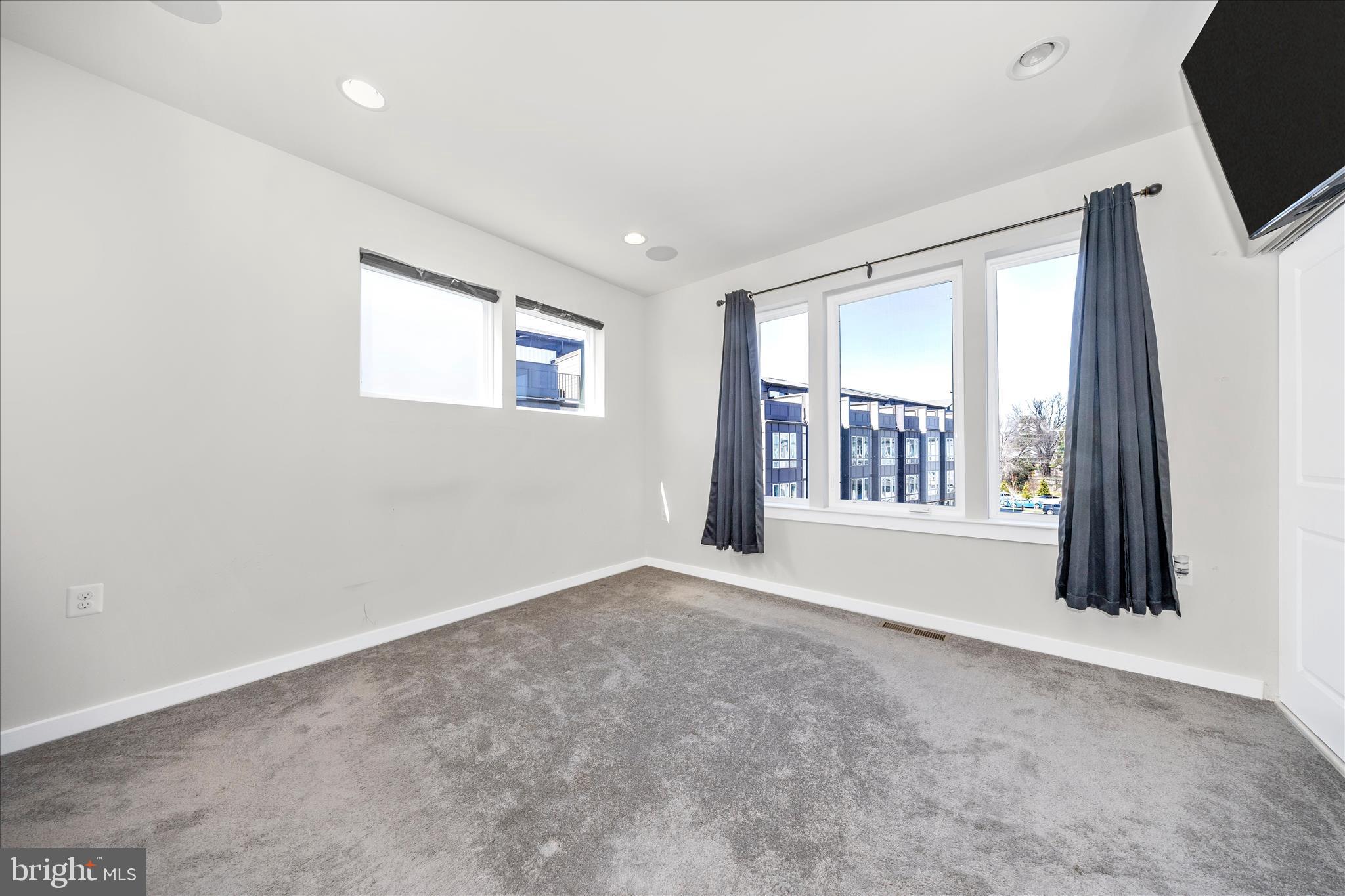 DOWNTOWN FREDERICK - Residential