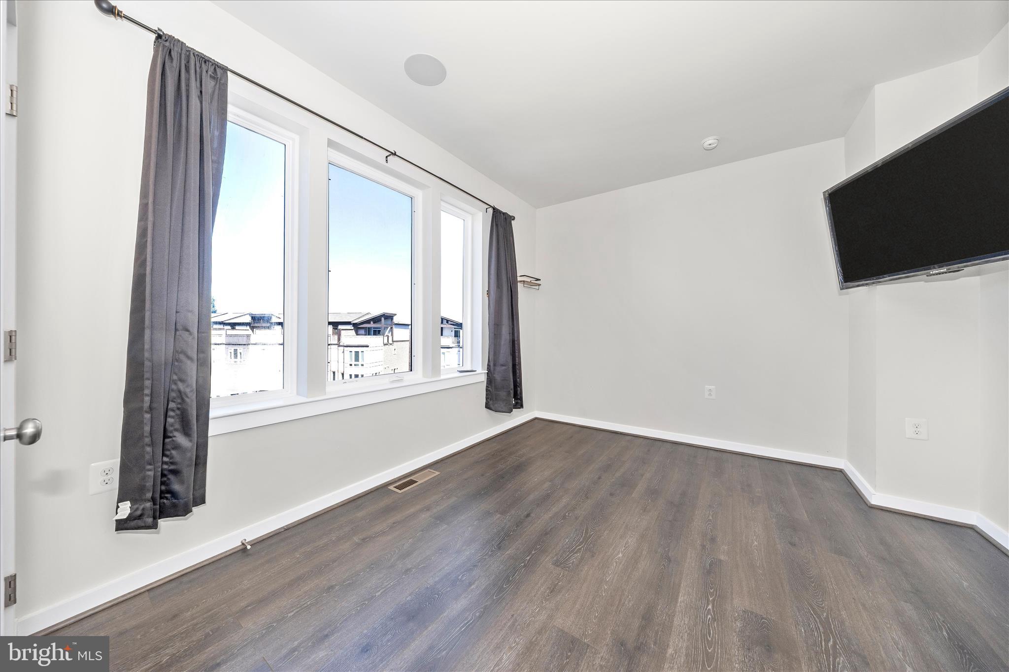 DOWNTOWN FREDERICK - Residential