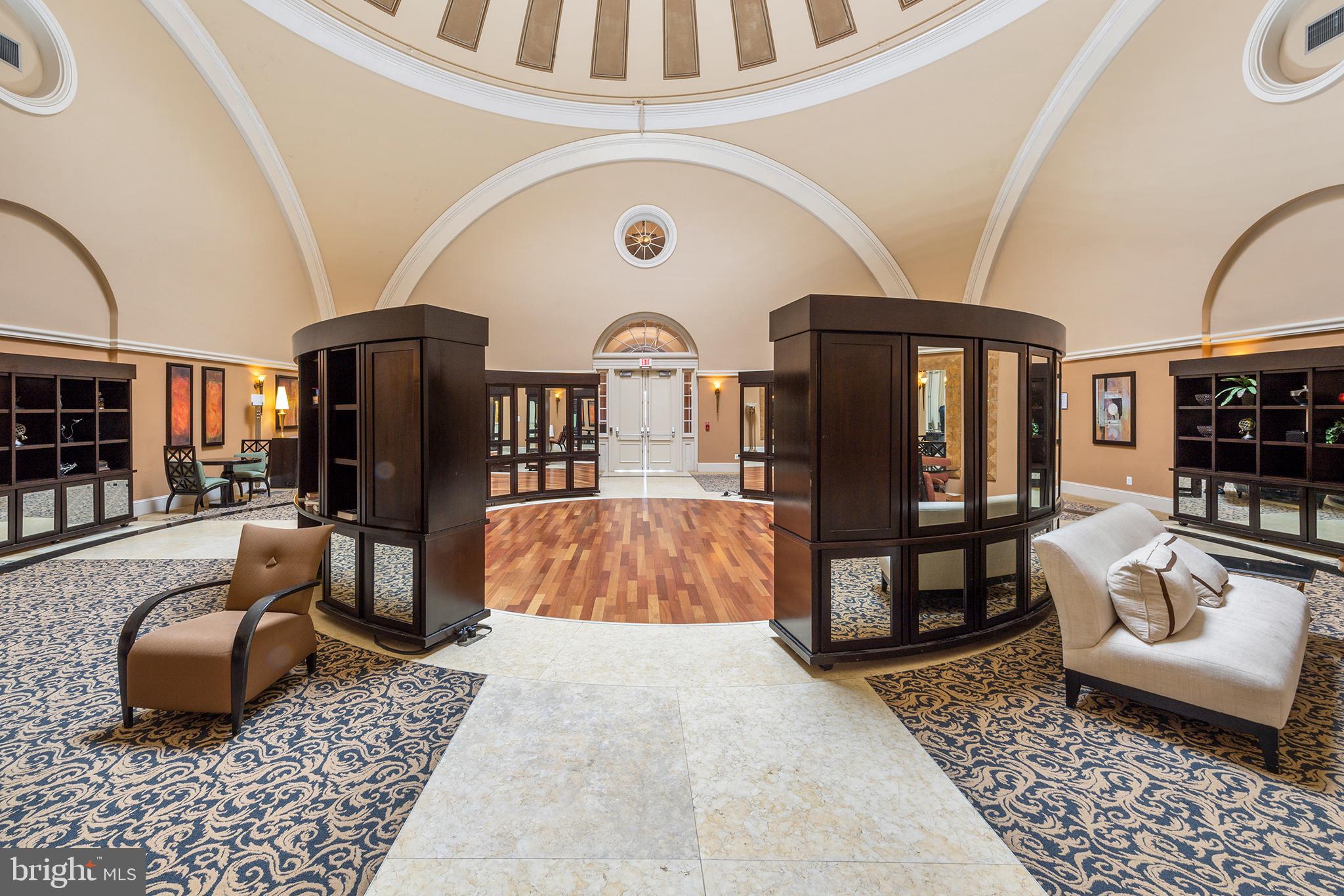 NAVAL SQUARE - Residential Lease