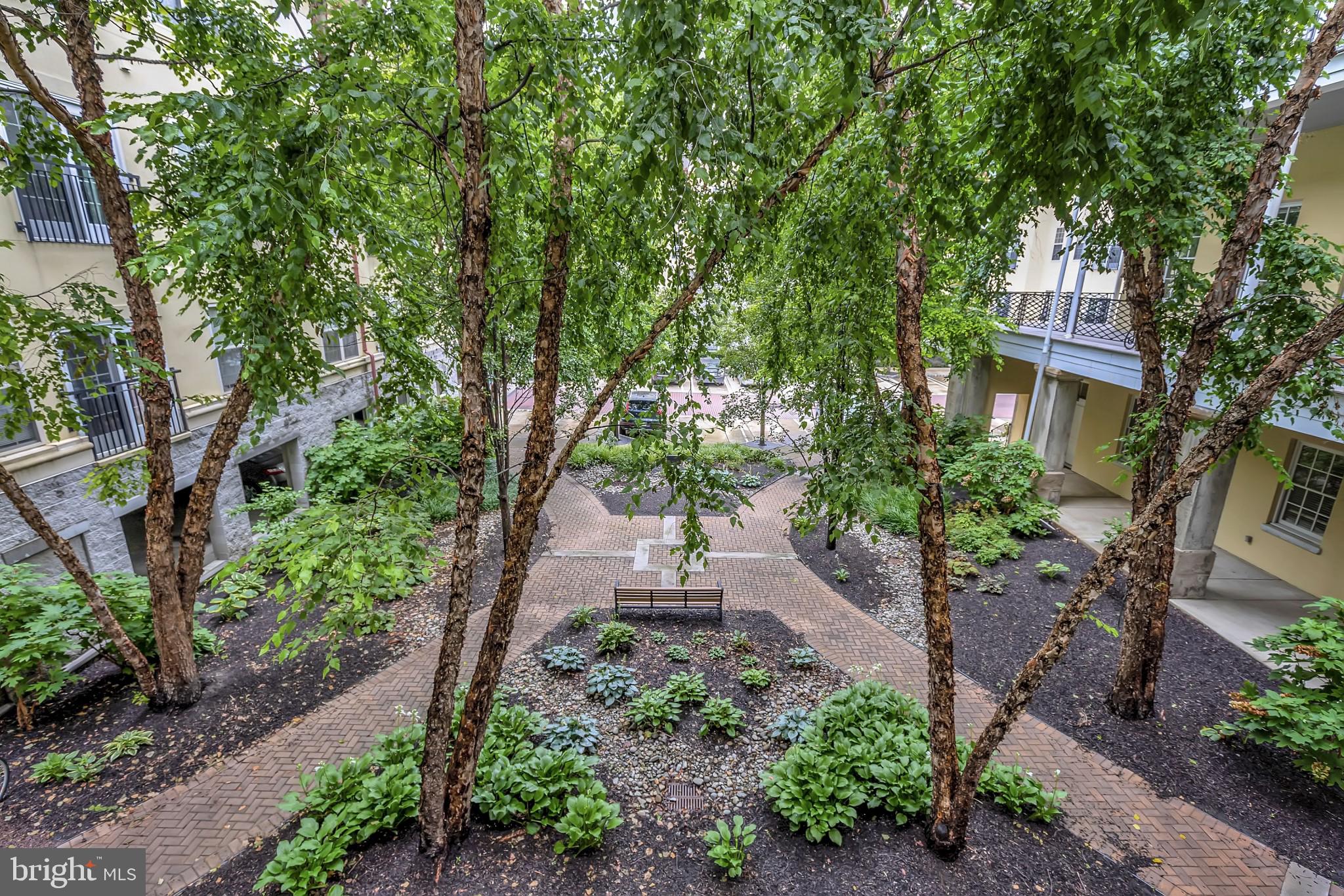 NAVAL SQUARE - Residential Lease