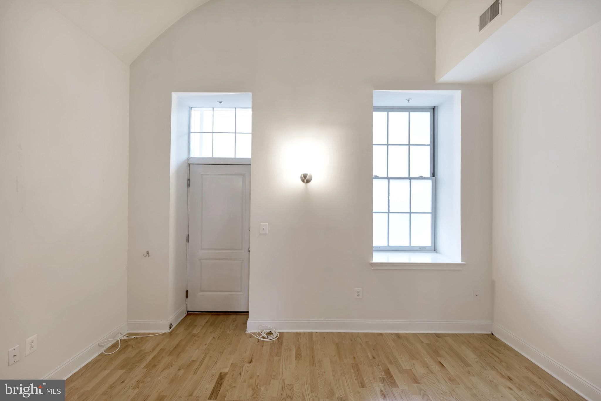 NAVAL SQUARE - Residential Lease