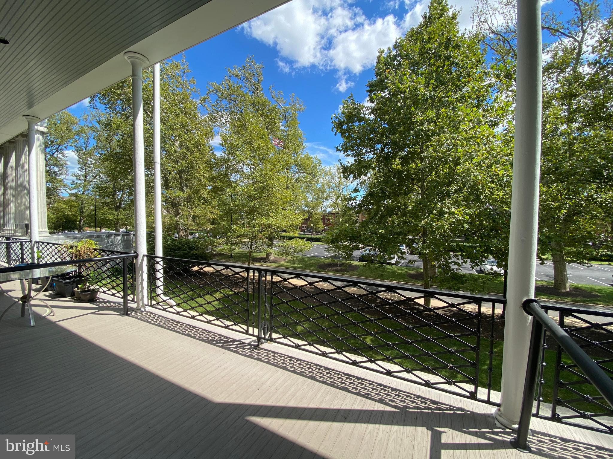 NAVAL SQUARE - Residential Lease