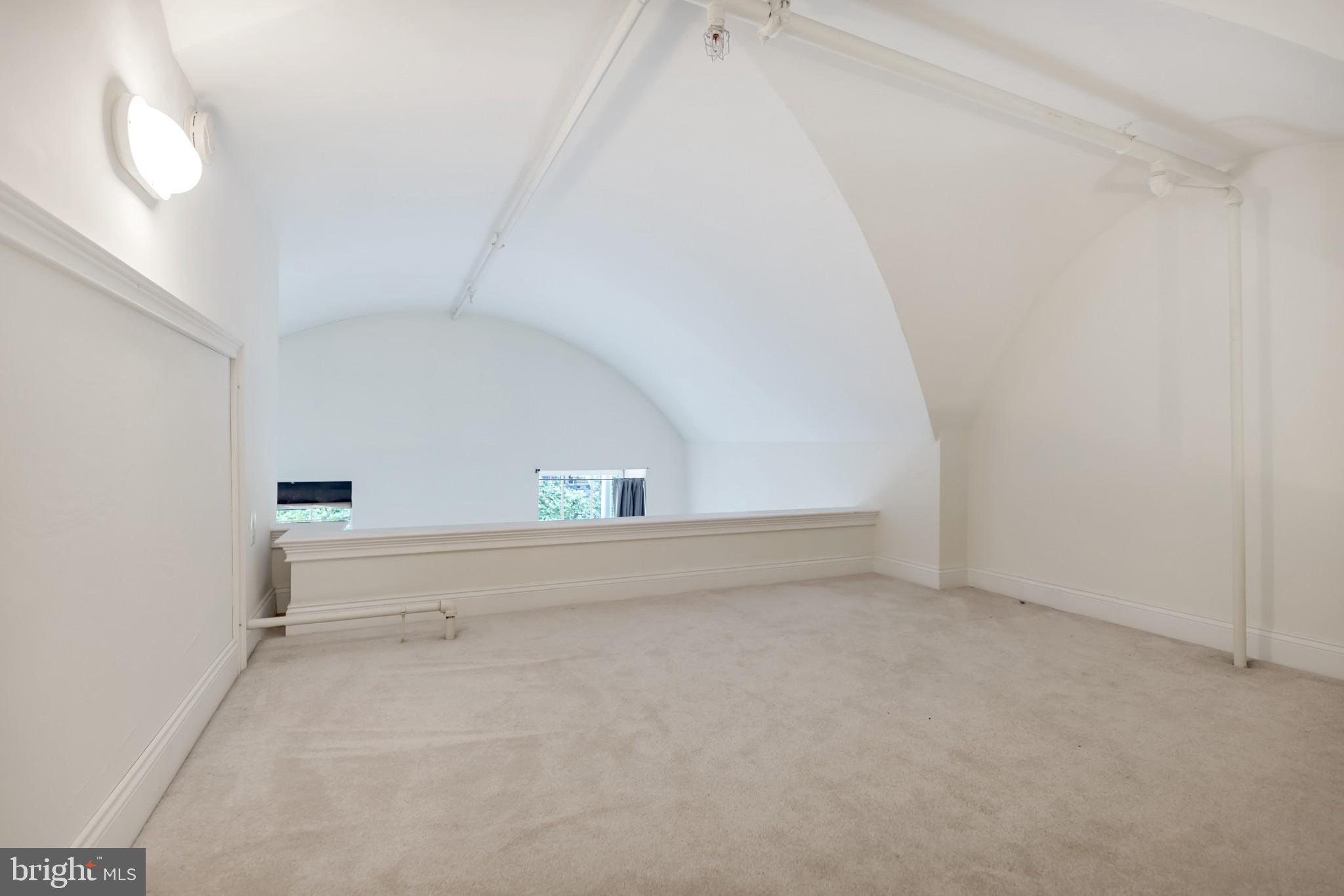 NAVAL SQUARE - Residential Lease