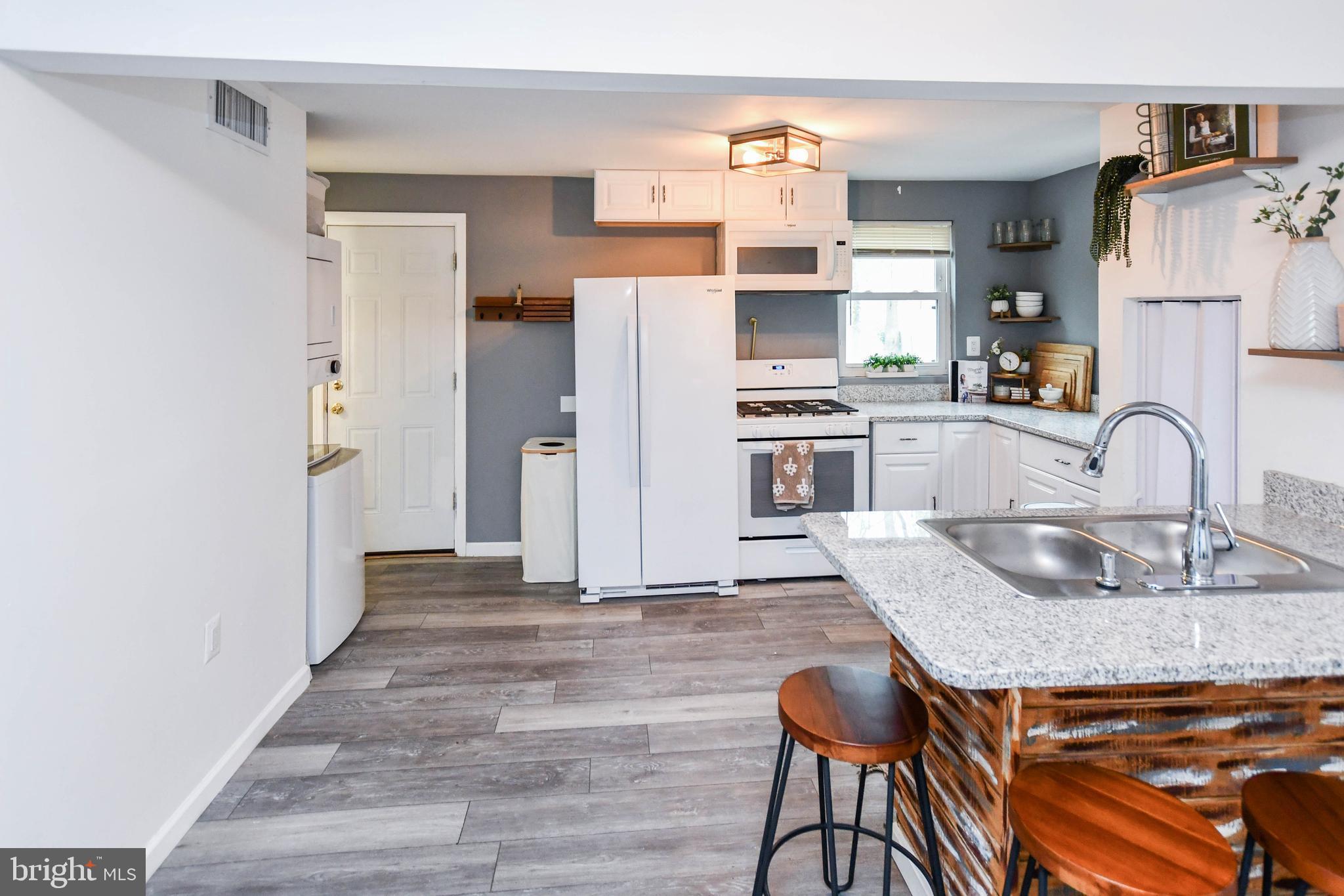 CARMODY HILLS - Residential Lease