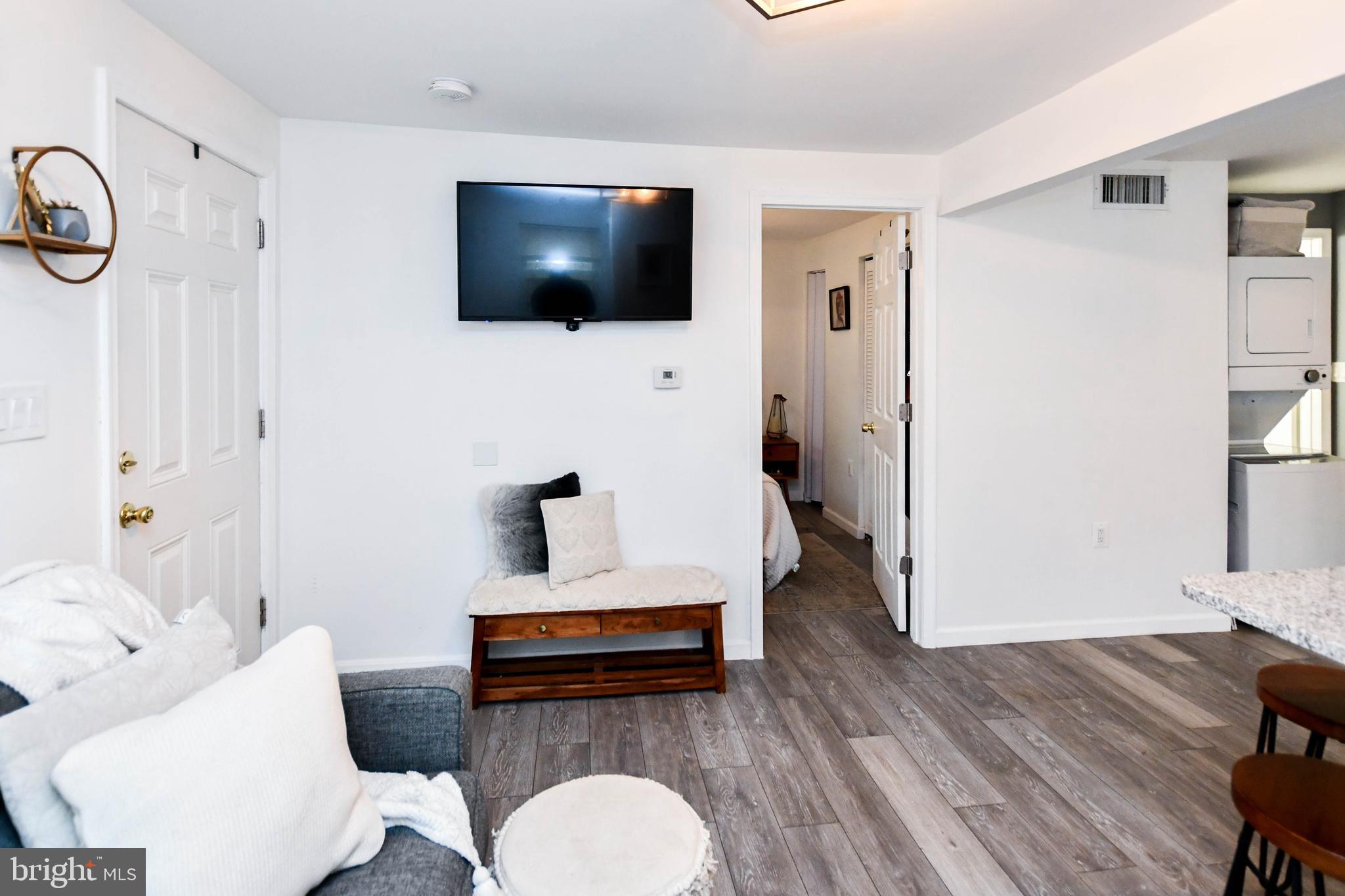 CARMODY HILLS - Residential Lease